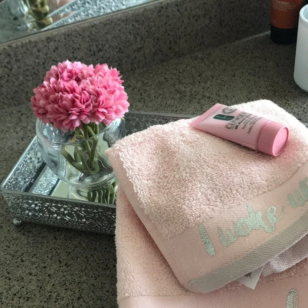 Girly Glam Cosmopolitan pink hand towel/washcloth set